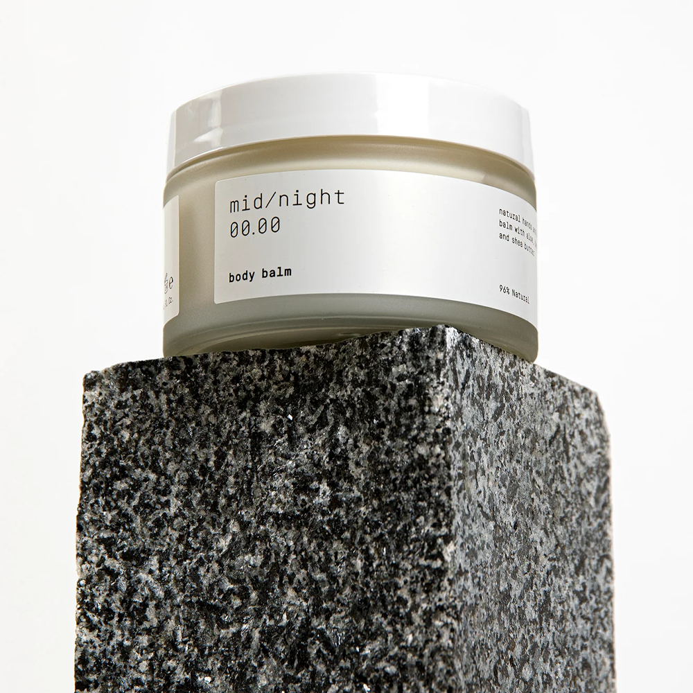 Mid/night 00.00 Body Balm 00.12 200ml - Бальзам для тіла і рук - фото №2 Mid/night 00.00 Body Balm 00.12 200ml - Бальзам для тіла і рук - фото №2